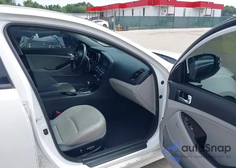 2015 Kia Optima Ex z USA, uszkodzony, nr VIN 5XXGN4A77FG452747